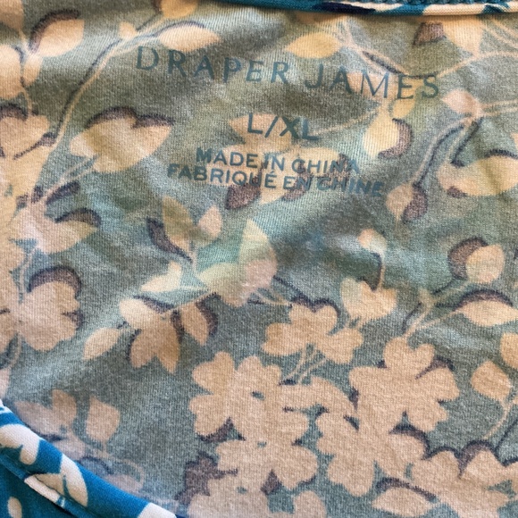 Draper James Ruffled Night Gown size L/Xl. Excellent condition never use… - Picture 2 of 7